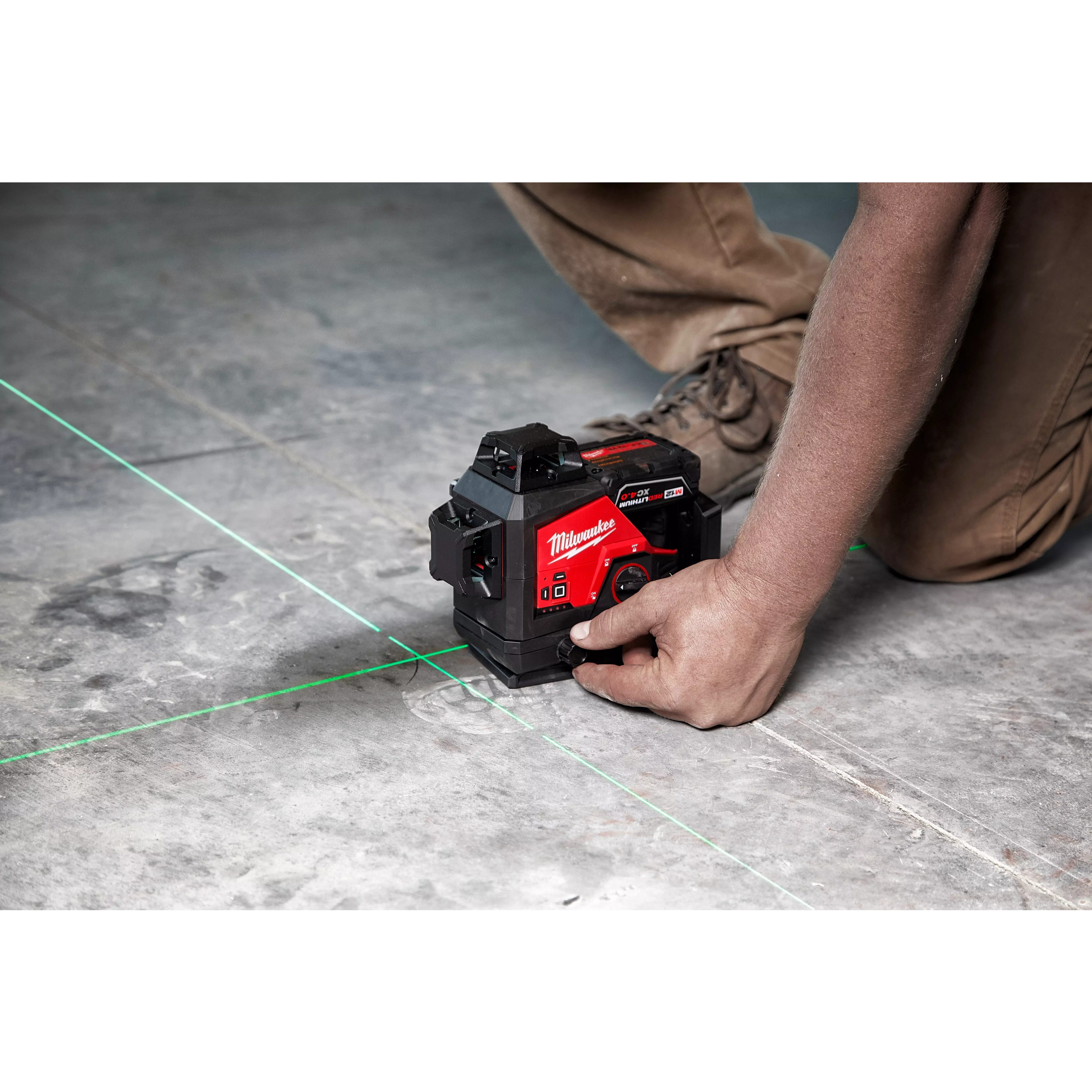M12 Green 360° 3-Plane Laser App Shot