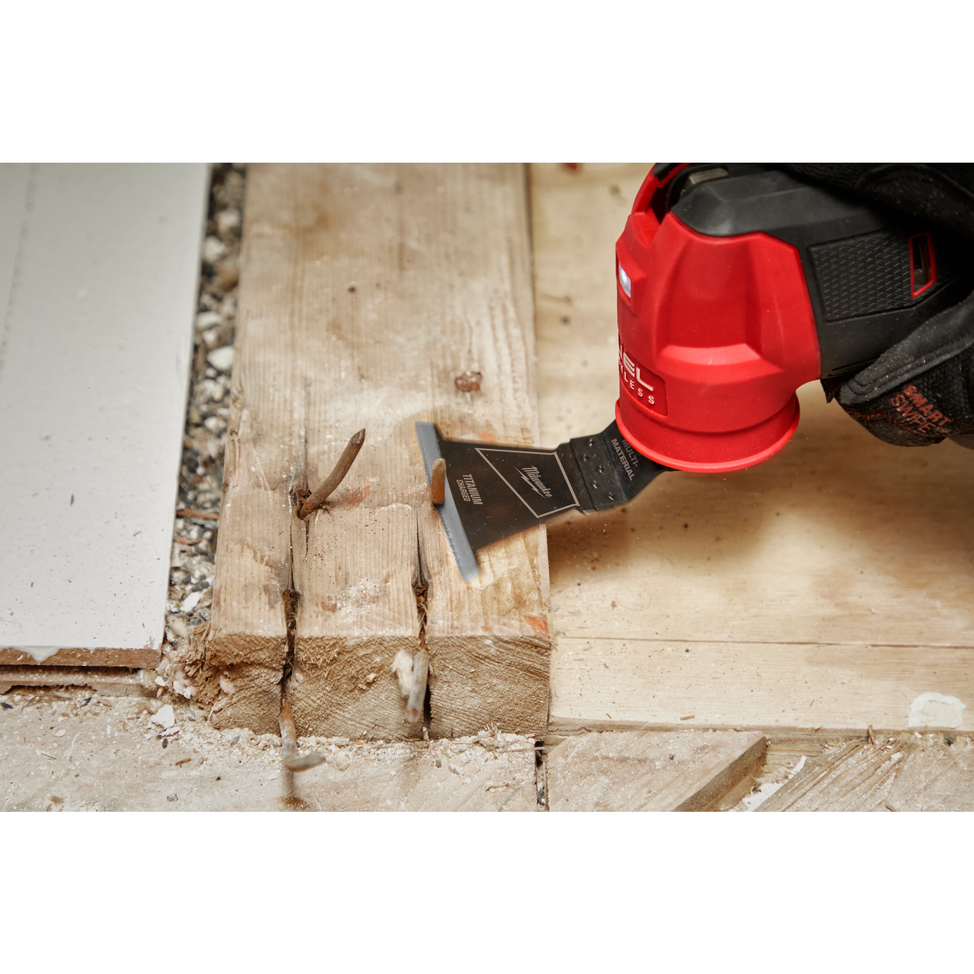 MILWAUKEE® OPEN-LOK™ 2-1/2" TITANIUM CHARGED™ Bi-Metal Multi-Material Multi-Tool Blade