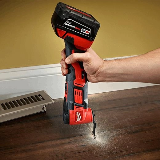 2626-20, 2626-22, 2626-22CT - M18 Multi-Tool Kit, 2626 Includes 2 batteries, wood cutting blades, sanding pad, sanding sheets, charger, contractor bag