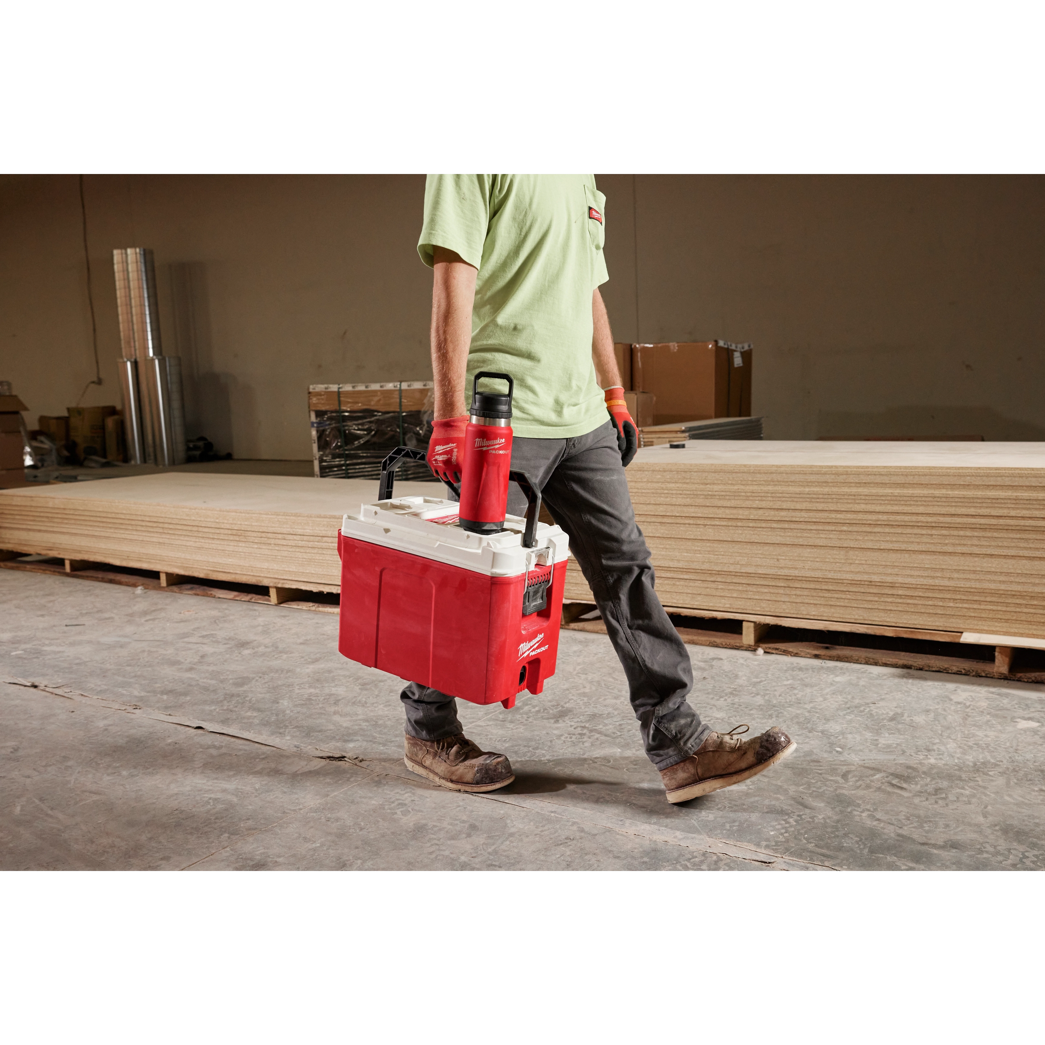 PACKOUT™ 24oz Insulated Bottle with Chug Lid