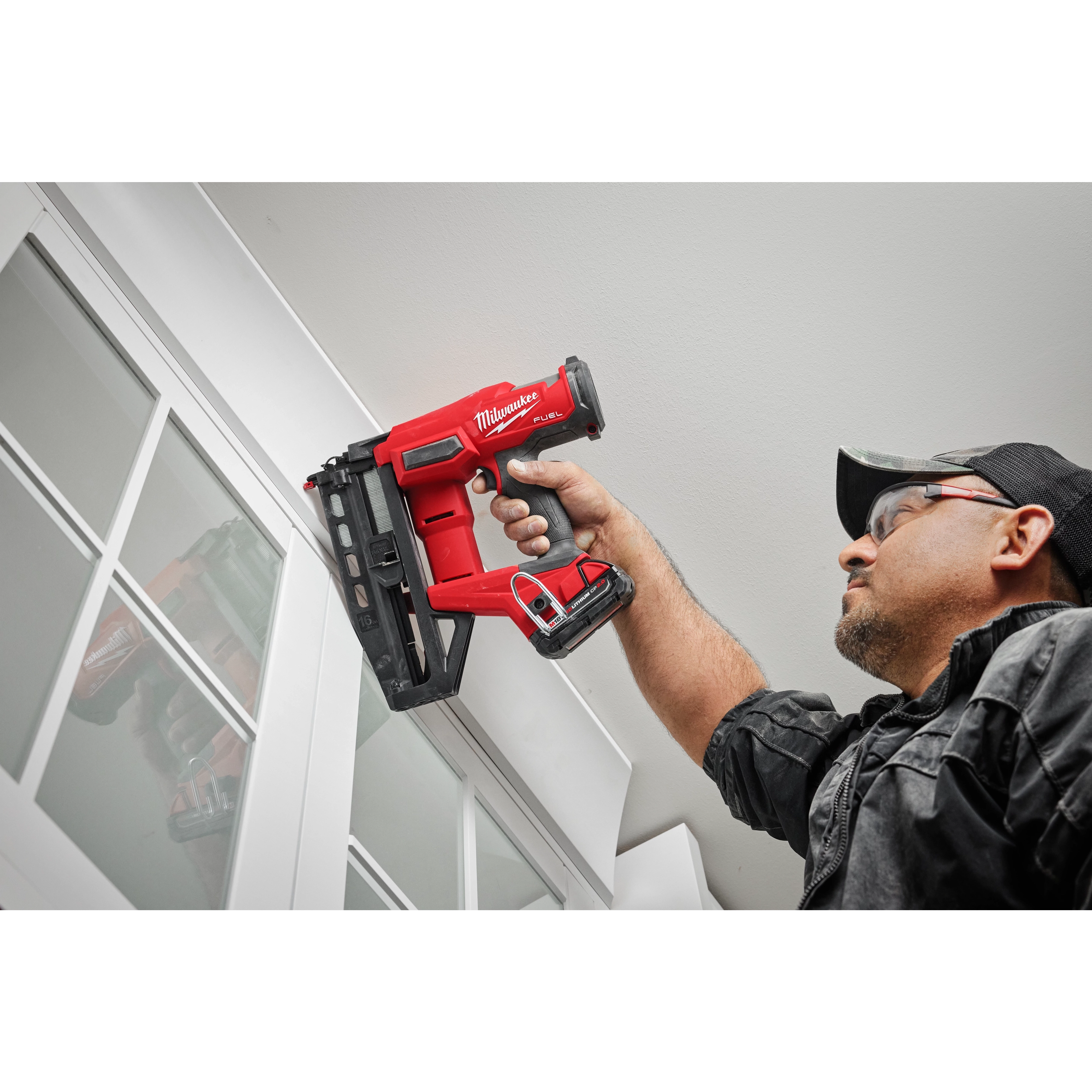 M18 FUEL™ 16 Gauge Straight Finish Nailer App Shot