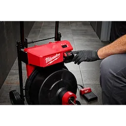 Charge the M18™ Drum Machine once for multiple jobs