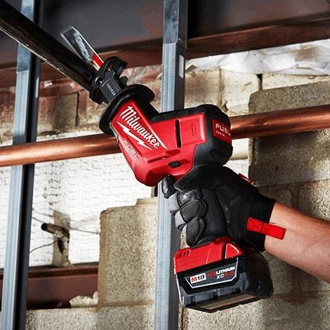 Hackzall Cuting through pipe