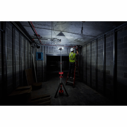 2135-20, 2135-21 - Rocket™ M18™ LED Tower Light/Charger