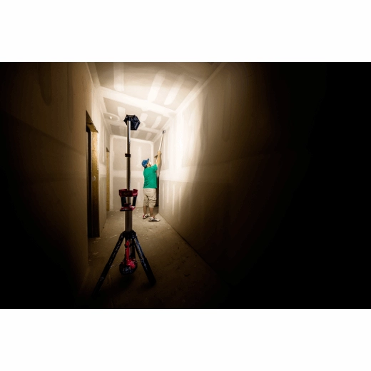 2135-20, 2135-21 - Rocket™ M18™ LED Tower Light/Charger