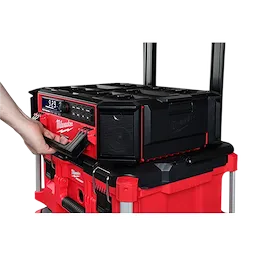 2950-20 - M18™ PACKOUT™ Radio + Charger