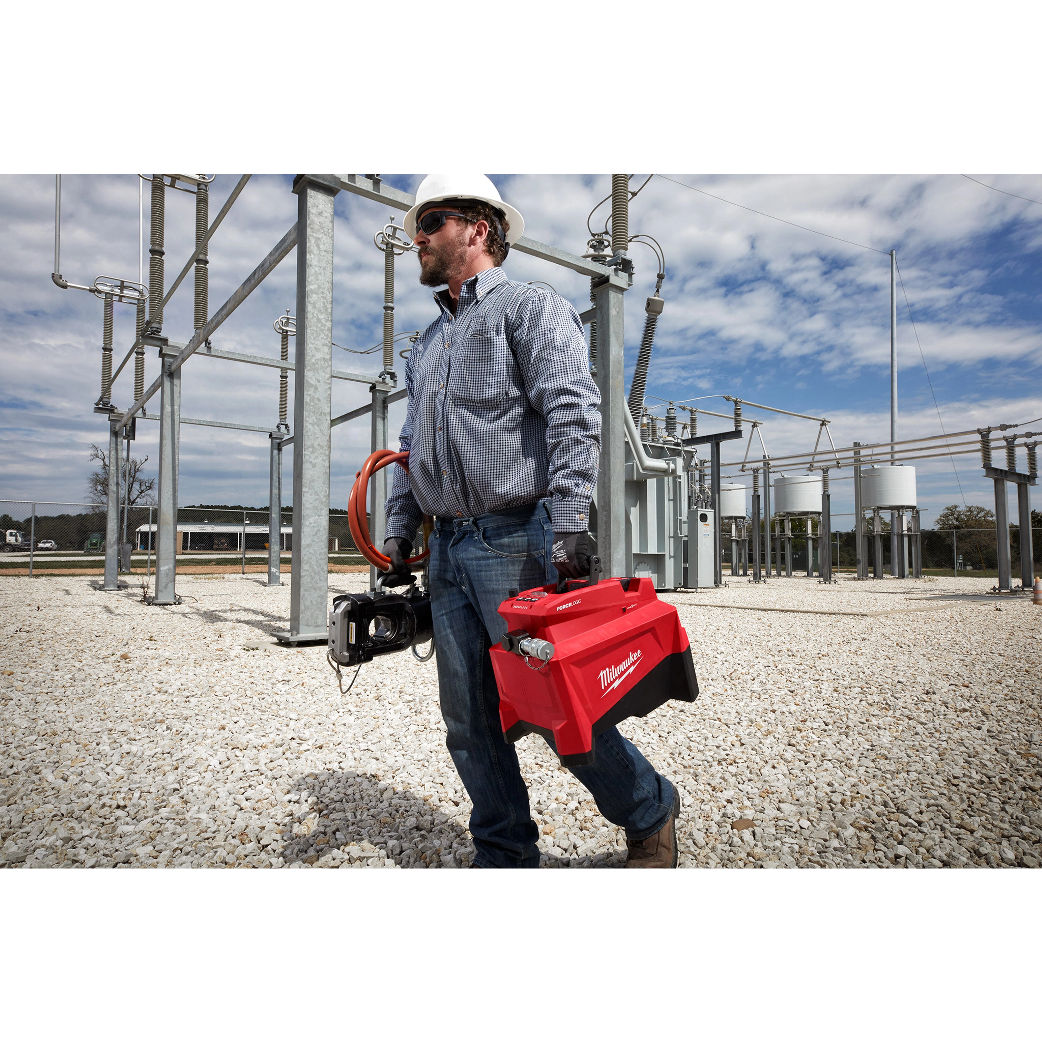 M18™ FORCE LOGIC™ 10,000 PSI Hydraulic Pump